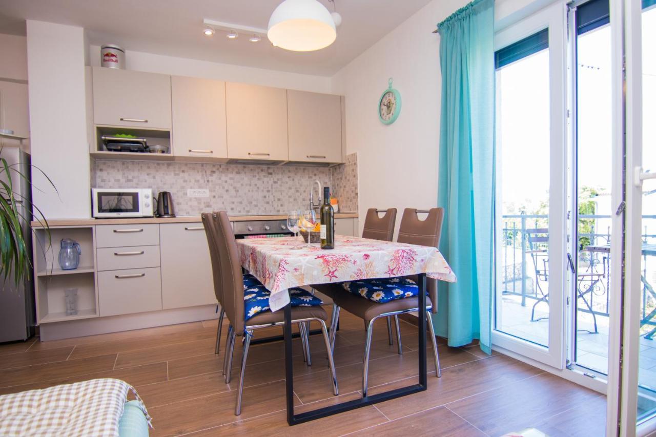 Apartmani Mario Malinska Exterior foto